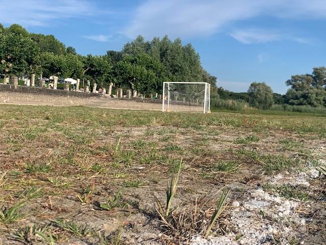 Monvalle, il lago si ritira e arriva il campo da calcetto