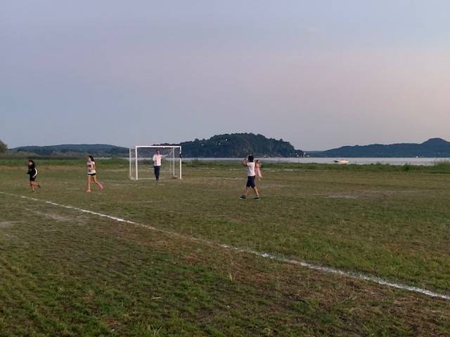 Monvalle, il lago si ritira e arriva il campo da calcetto