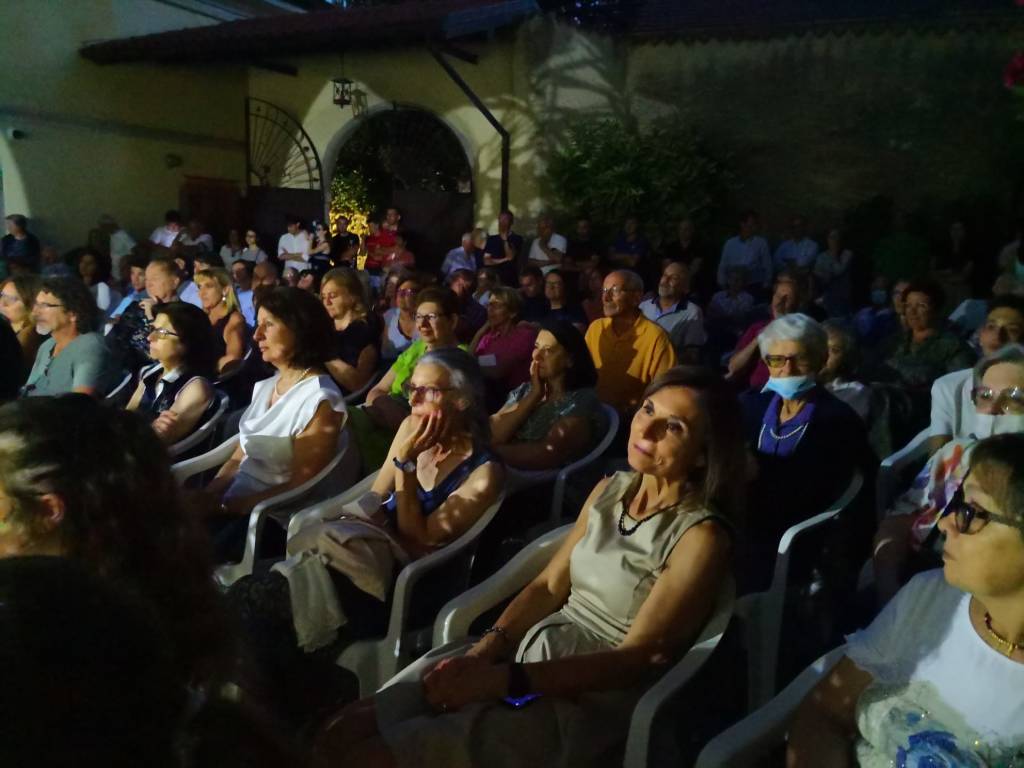 La serata di musica nei cortili di Azzio