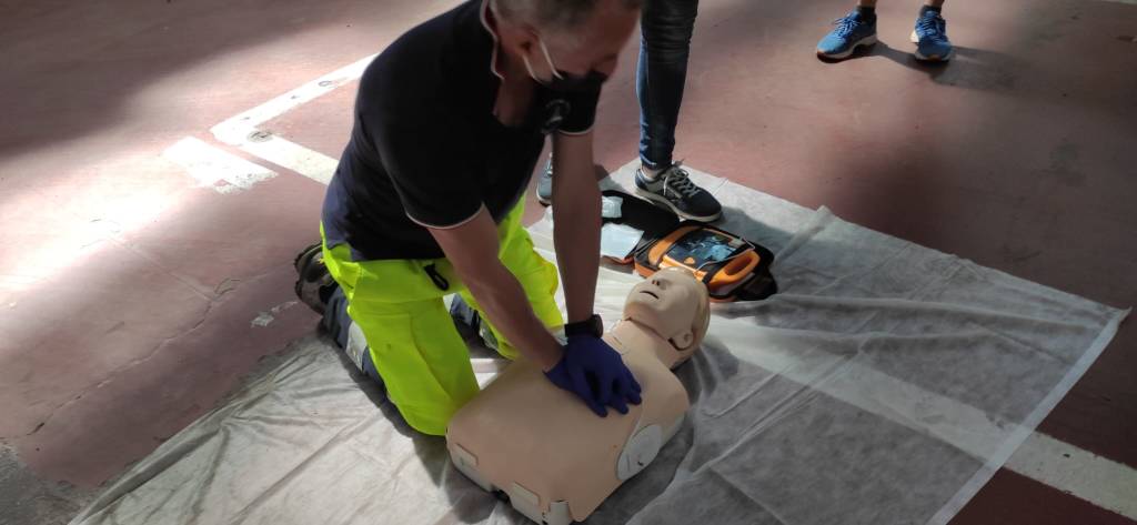 I volontari di protezione civile al corso di rianimazione cardio polmonare