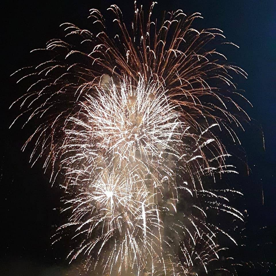 Lo spettacolo pirotecnico della festa Italo-Svizzera di Lavena Ponte Tresa
