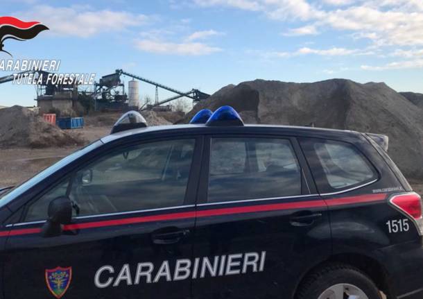 cava rifiuti nerviano daf sequestro carabinieri forestali