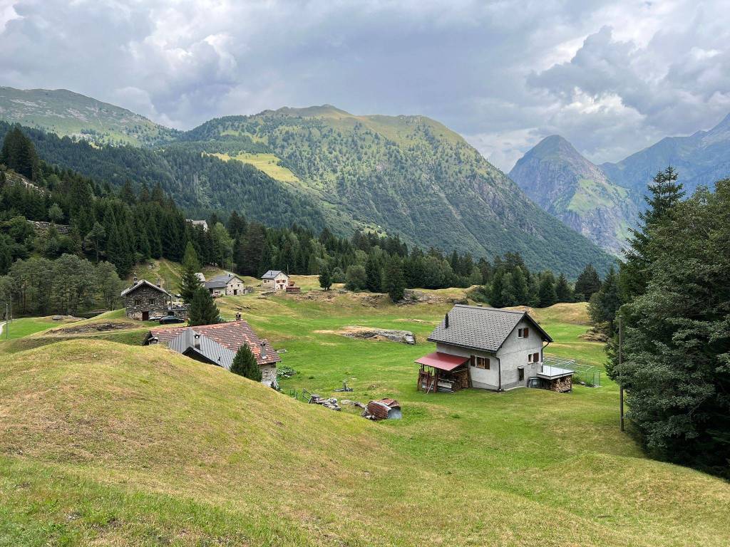 Dal passo del Lucomagno ad Aquila