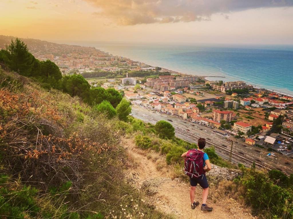 Elena e Cristian di “Walk In Progress – Storie in Cammino” in viaggio da Trapani a Messina