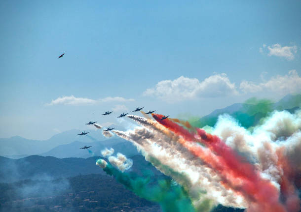 frecce tricolori da taino foto del giorno 12 luglio 2022 di ester de tomasi