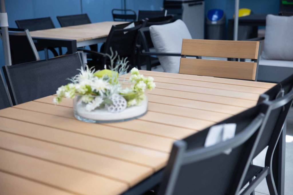 Grandi saldi sull'arredo giardino da Nicora Garden