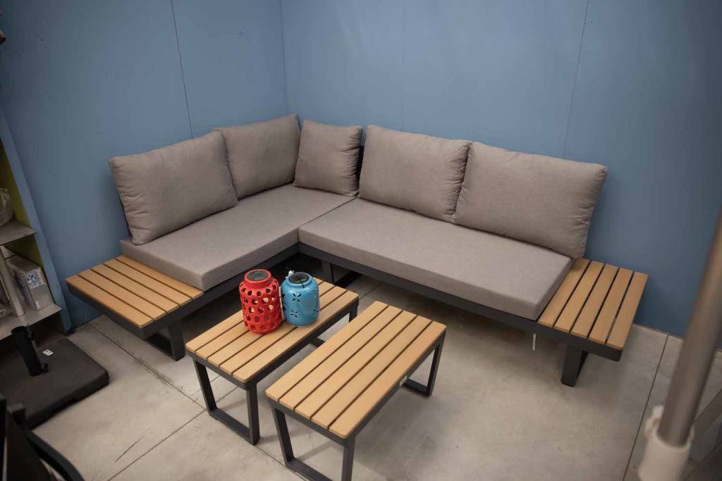 Grandi saldi sull'arredo giardino da Nicora Garden
