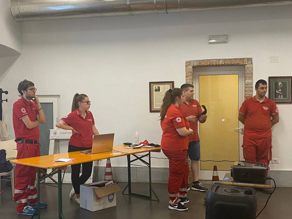 I giovani della Croce rossa Valceresio a Clivio