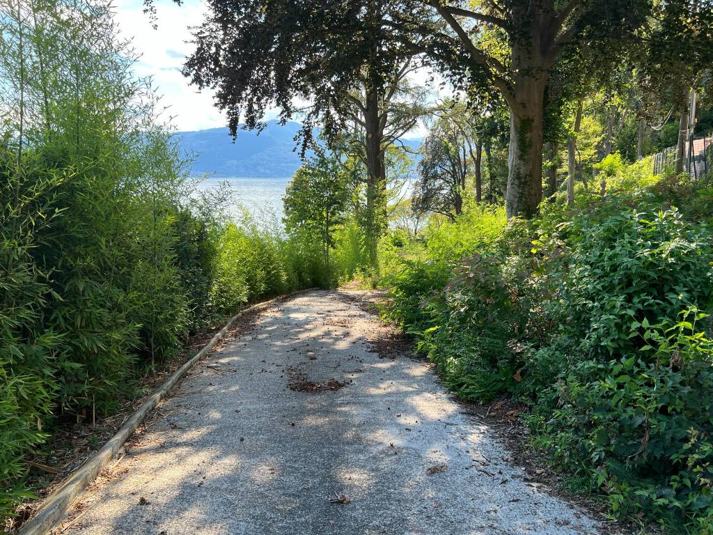 Il parco delle Torrazze e la passeggiata Romanini di laveno mombello 