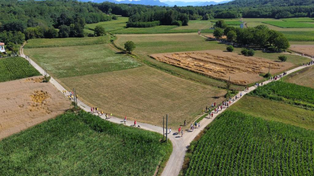 In tantissimi alla Camminata delle Piane Viscontee a Crosio della Valle