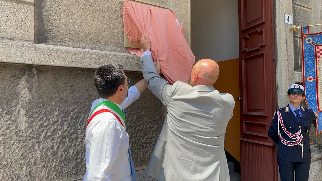 Inaugurata alle scuole Carducci di Legnano una biblioteca scolastica