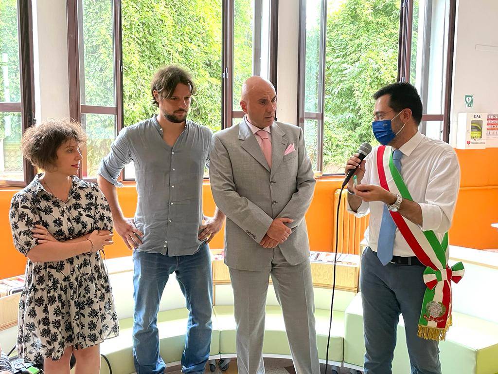 Inaugurata alle scuole Carducci di Legnano una biblioteca scolastica