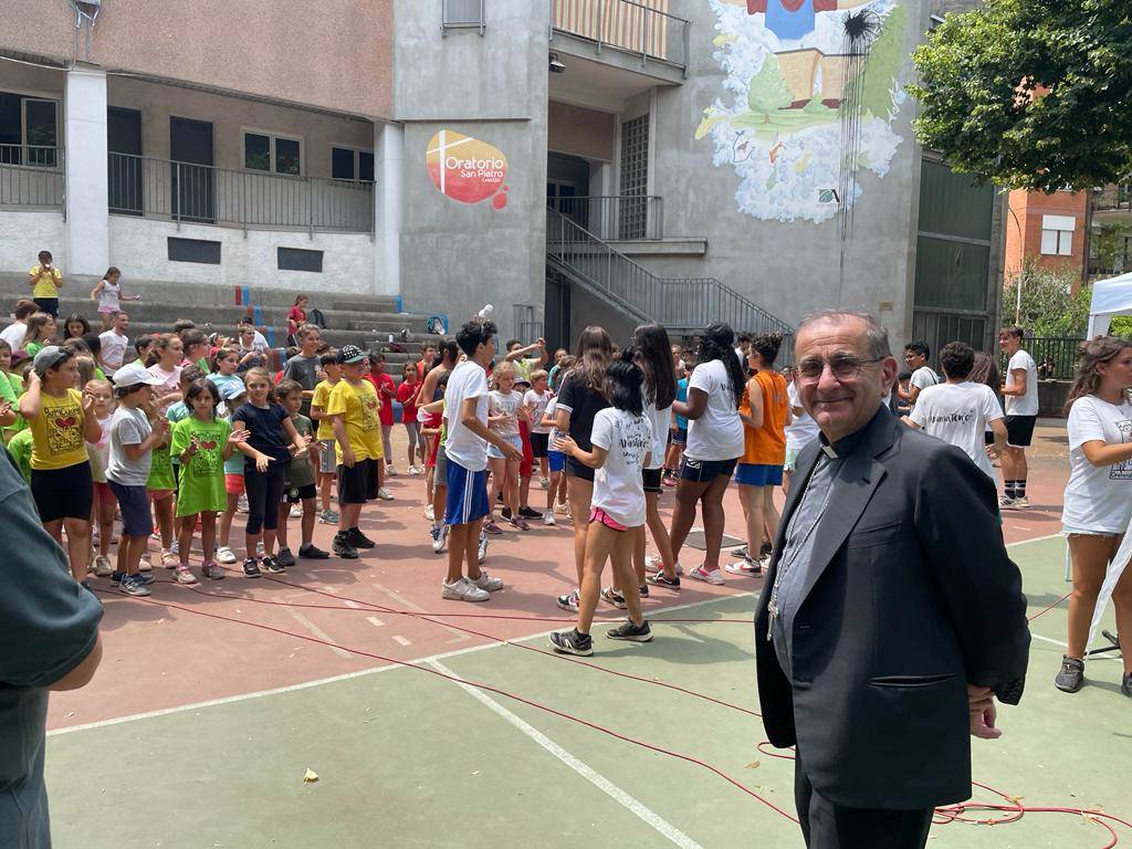 L'arcivescovo Delpini in visita agli oratori di Legnano