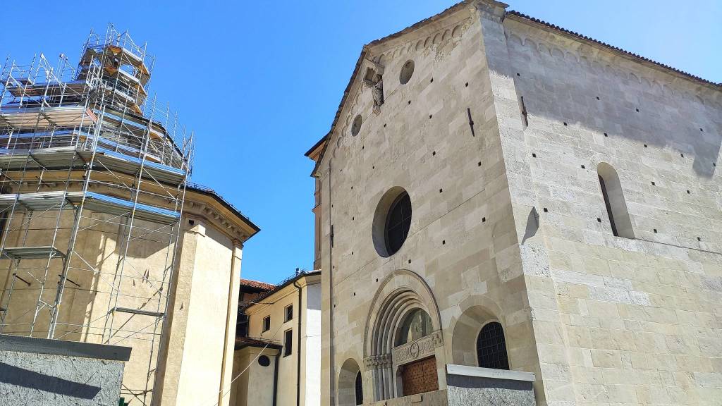 La loggia del Battistero di Varese