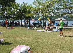 Lago di Varese, festa e primi tuffi alla Schiranna