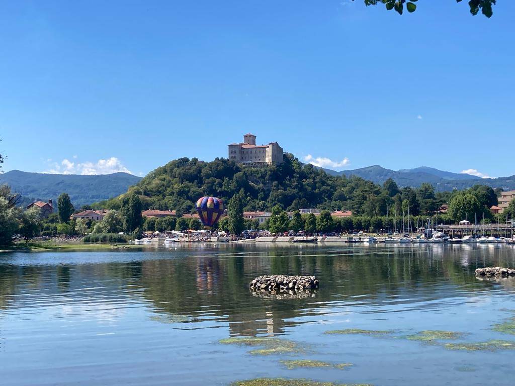 Le Frecce tricolori fanno sognare il Lago Maggiore