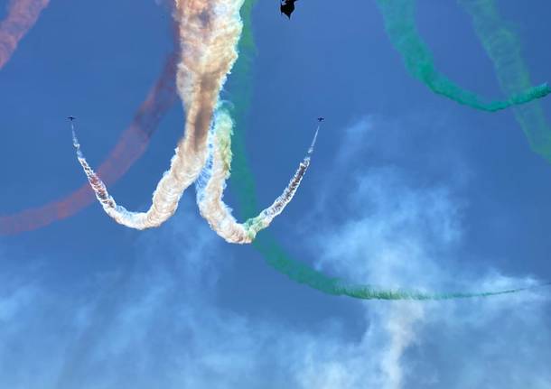 Le Frecce Tricolori fanno sognare il Lago Maggiore