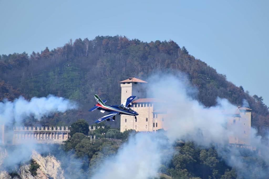 Le Frecce Tricolori fanno sognare il Lago Maggiore