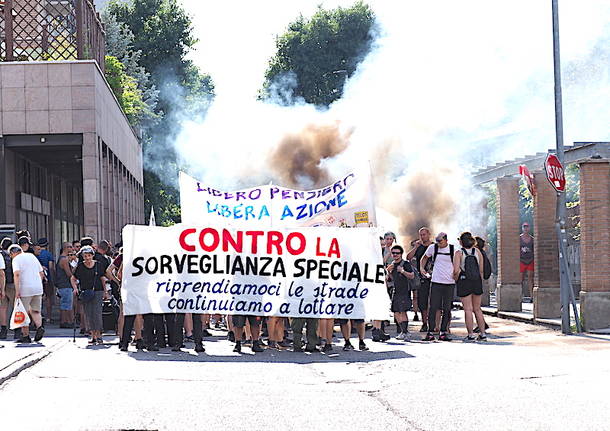 Sabato sera corteo degli anarchici, centro di Saronno "blindato"