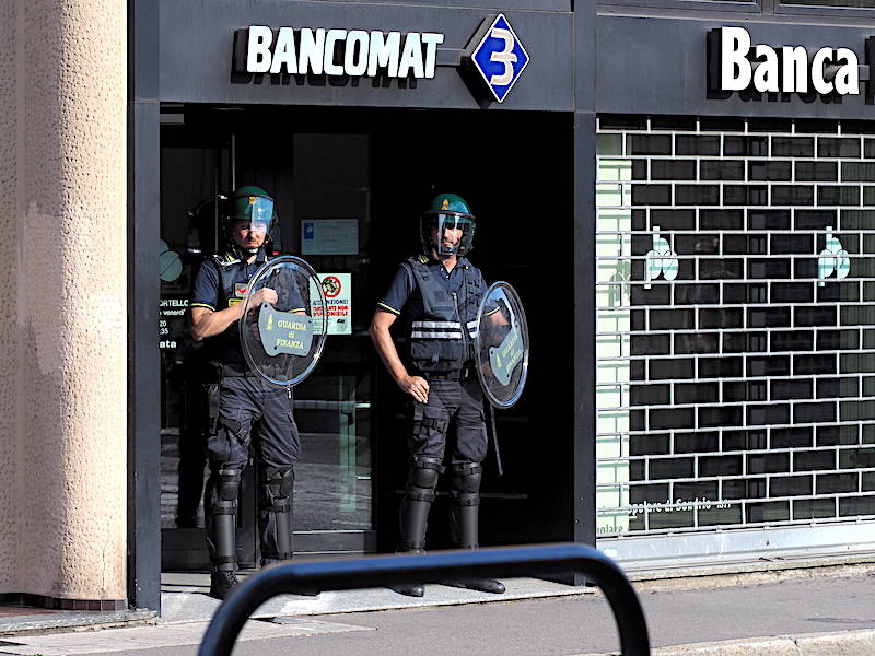 Sabato sera corteo degli anarchici, centro di Saronno "blindato"