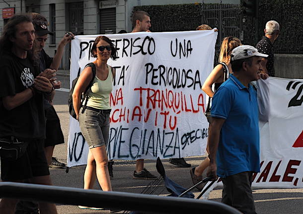 Sabato sera corteo degli anarchici, centro di Saronno "blindato"