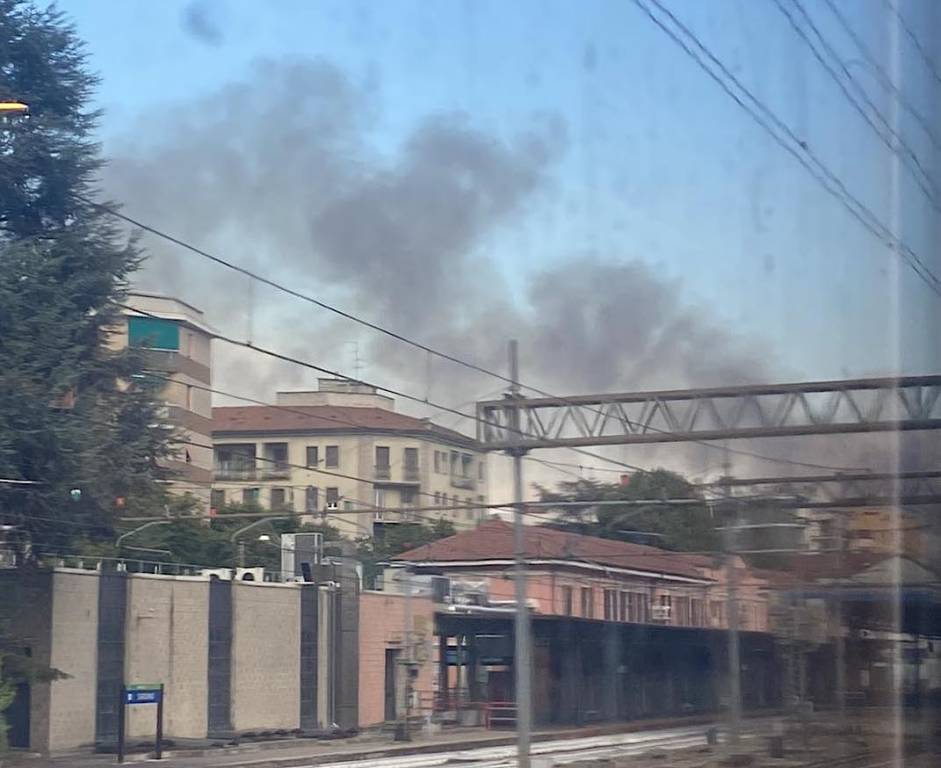 Saronno - Campi in fiamme al rione Cascina Colombara