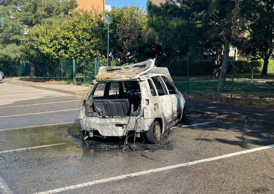 Auto a fuoco a Magenta