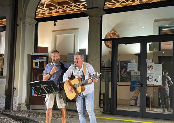 Cerro Maggiore fa festa con la Fiera di San Francesco e premia i volontari del Giro Handbike 