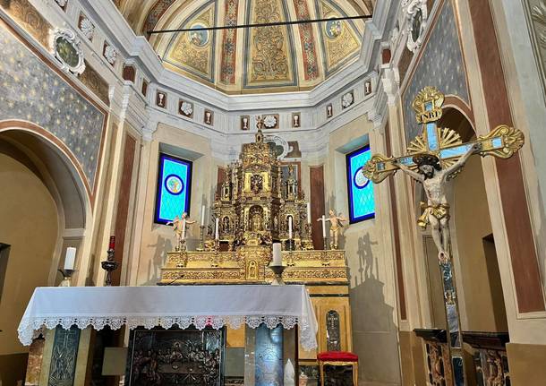 Altare chiesa Cugliate Fabiasco tour 2022 luoghi 