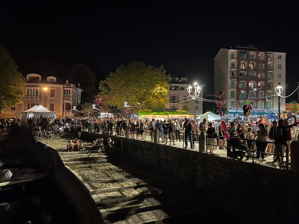 fuochi d'artificio ferragosto laveno mombello 2022