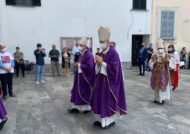 I funerali di don Giovanni Ciochetta a Cajello di Gallarate