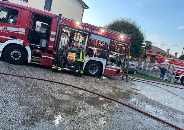 Incendio pulmino a Robecchetto con Induno