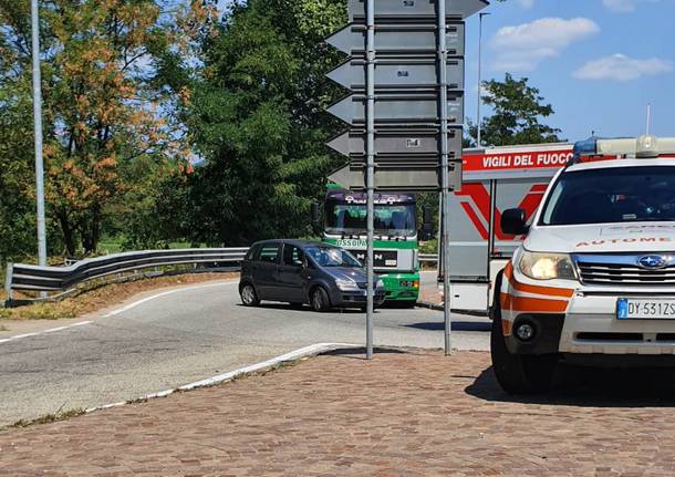 Incidente capolago camion