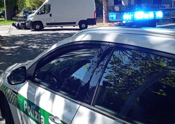 incidente furgone scooter busto arsizio agosto 2022