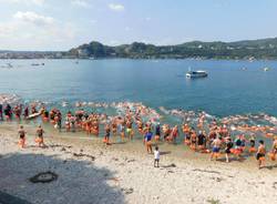 La traversata Arona – Angera saluta