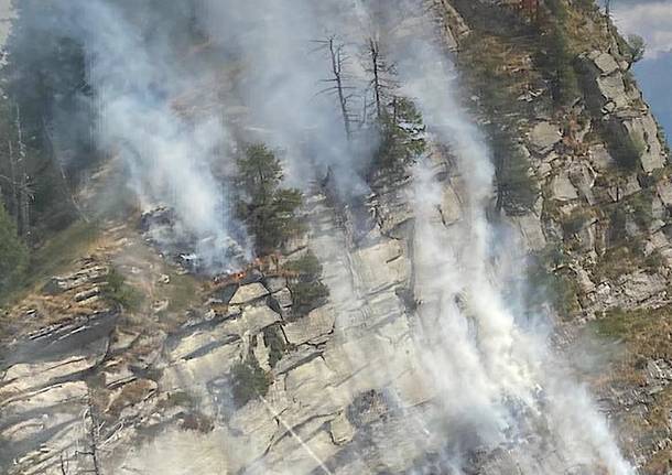 Incendio nel Locarnese al Pizzo della Croce