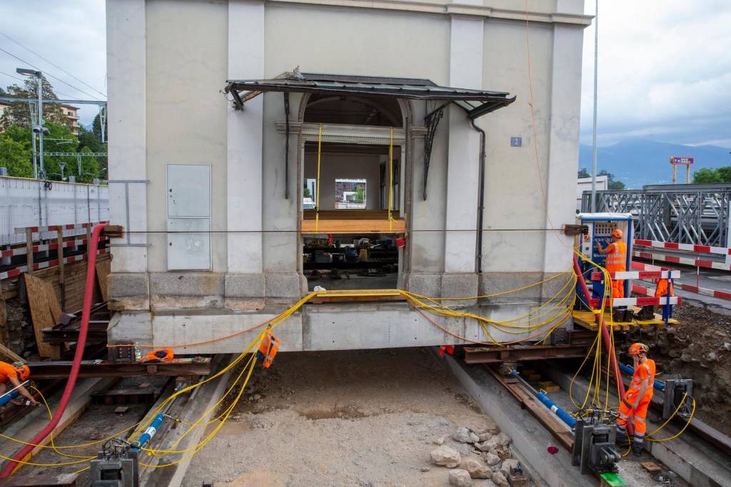 Lugano - Lo spostamento dell'edificio a Besso