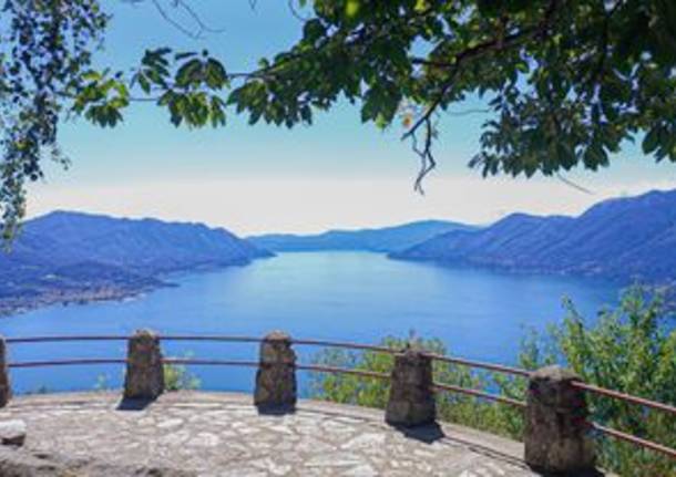 panorama lago maggiore