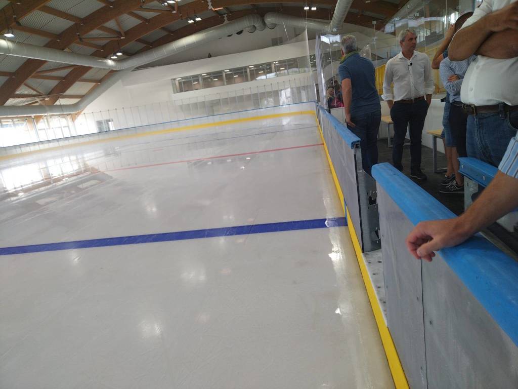 Prime prove degli sportivi al palaghiaccio di Varese