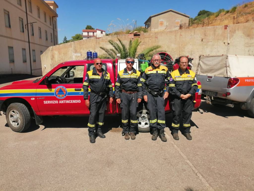 Quattro volontari di Protezione civile del Parco delle Groane in Sicilia per attività antincendio