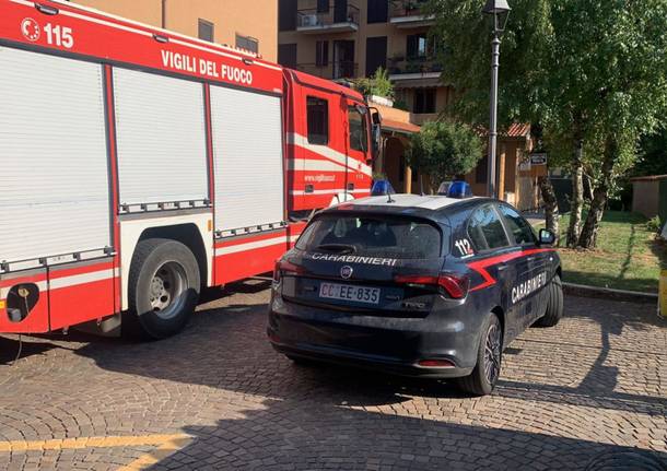 uomo morto in casa casorezzo