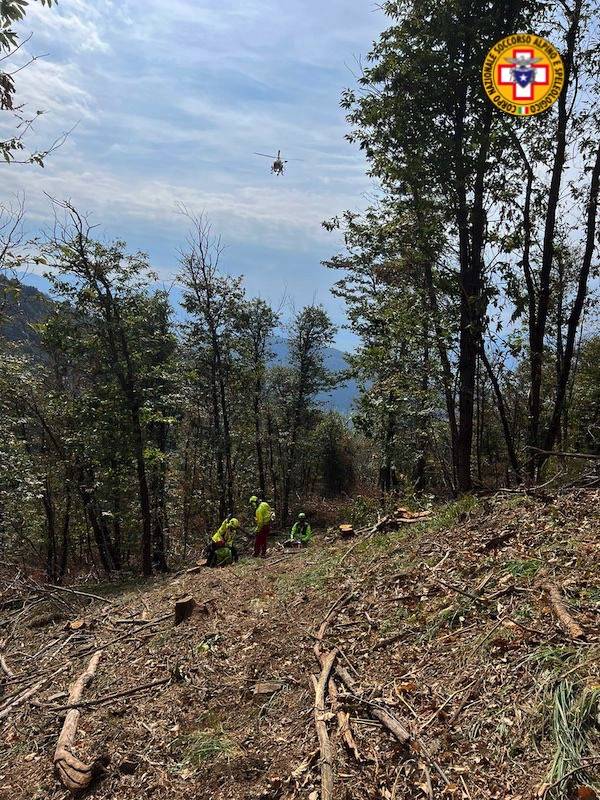 20enne soccorso a Dumenza con soccorso alpino elisoccorso