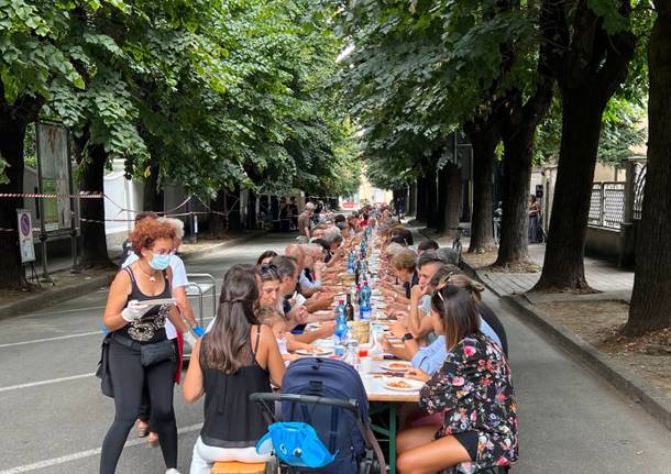 250 commensali al pranzo di beneficenza di Garbagnate Milanese