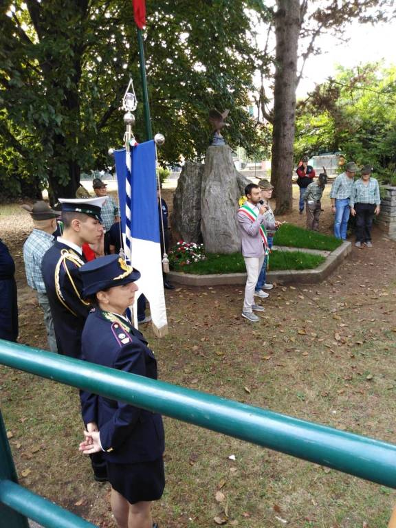 90 anni di vita, la festa del Gruppo Alpini di Comerio