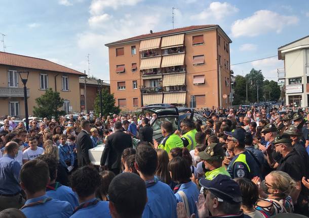 A Caronno Pertusella l'addio a Paolo: "Non ci dimenticheremo mai di te"