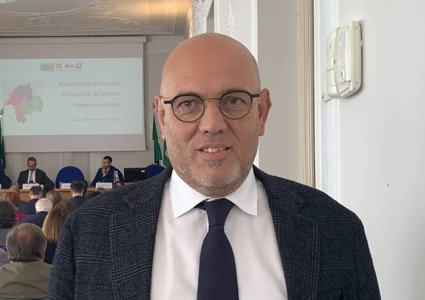 Cambio della guardia nella Regio Insubrica a villa Recalcati