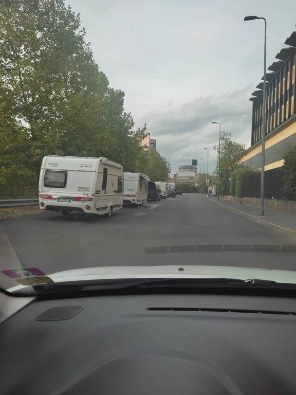 Campo nomadi in via Alassio a Milano, la protesta dei residenti