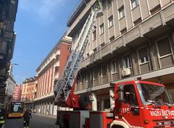 Pullman incolonnati in centro a Varese