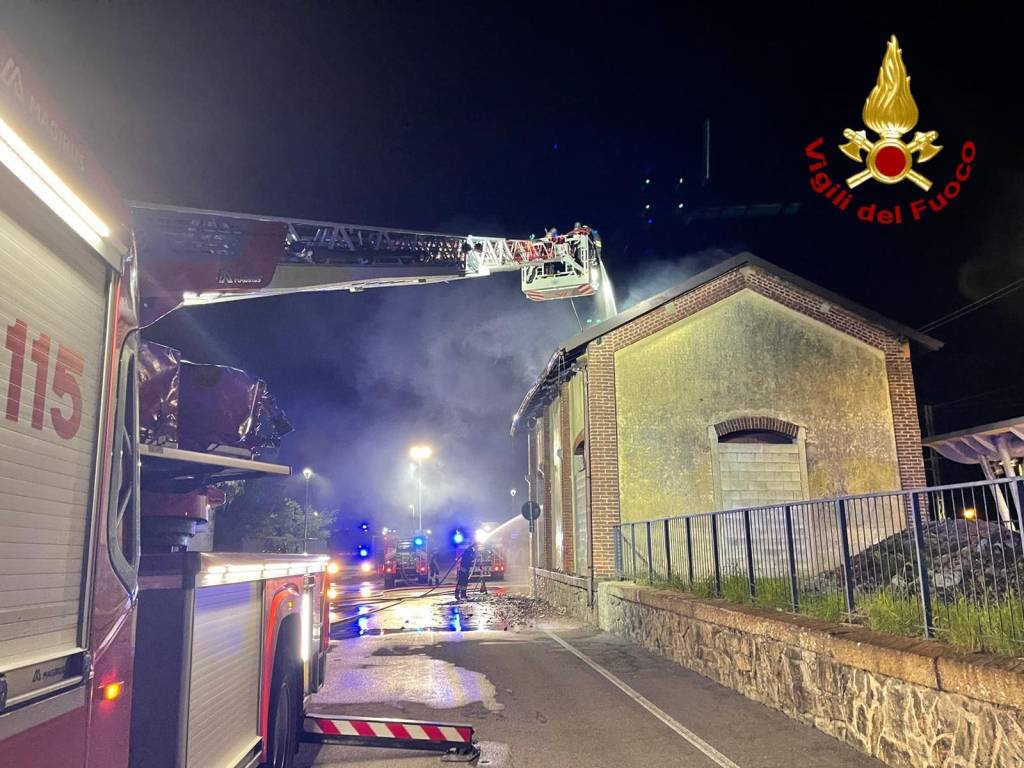 Incendio alla stazione di Castano Primo