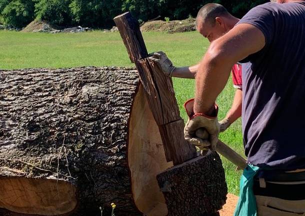 Il recupero dell'antica croce a Ternate